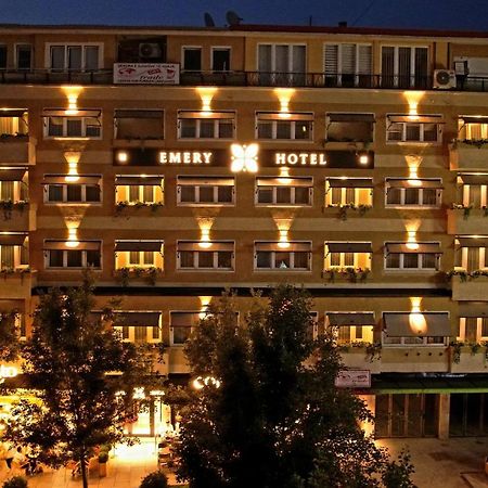 Emery Hotel Pristina Buitenkant foto