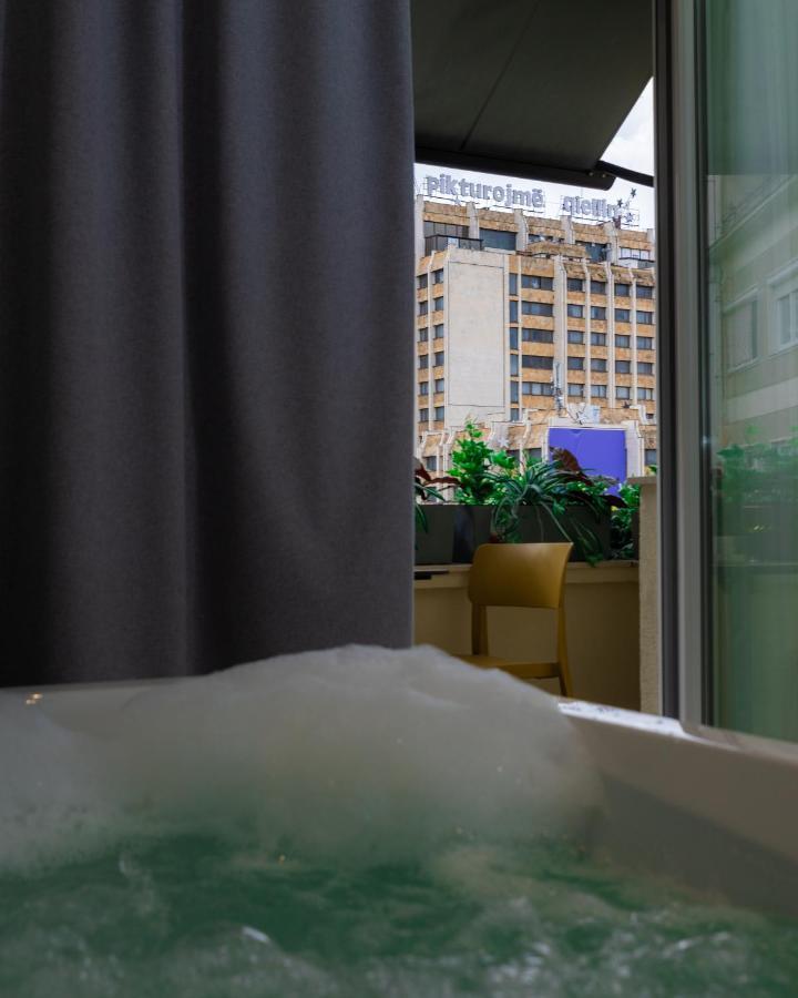 Emery Hotel Pristina Buitenkant foto